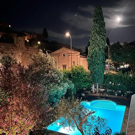 Bed & Breakfast Villamena 3*