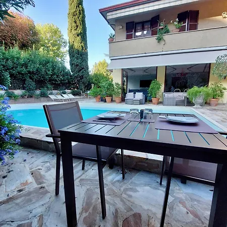 فندق مبيت وإفطار Villamena 3*