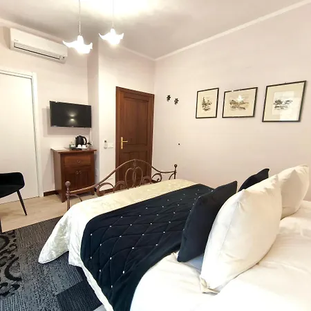 Villamena Bed & Breakfast 3*