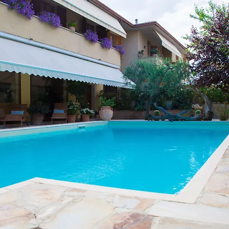 Bed and breakfast Villamena 3*