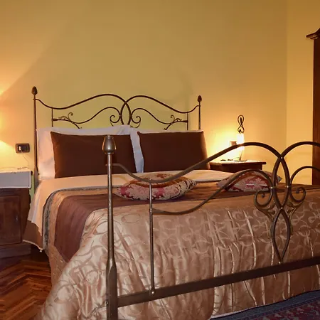 Villamena Bed & Breakfast 3*