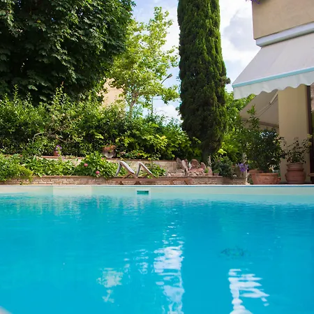 Villamena فندق مبيت وإفطار