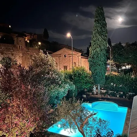 Villamena Bed and Breakfast 3*
